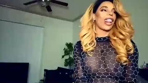 Snapshot of sashastrokes chatting on October 27, 12:36 am MISTRESS STROKES online show from October 27, 12:36 am