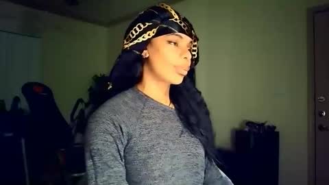 Snapshot of sashastrokes chatting on December 18, 2:17 am MISTRESS STROKES online show from December 18, 2:17 am