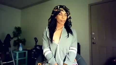 Snapshot of sashastrokes chatting on December 20, 1:45 am MISTRESS STROKES online show from December 20, 1:45 am