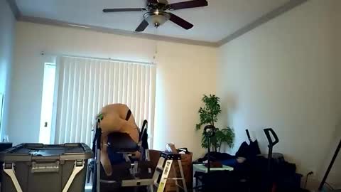 Snapshot of sashastrokes chatting on March 10, 11:32 pm MISTRESS STROKES online show from March 10, 11:32 pm