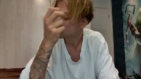 Snapshot of sashenkka chatting on June 22, 5:59 am Sasha -- online show from June 22, 5:59 am