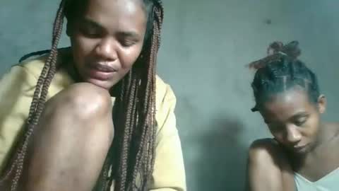 Snapshot of sasivia08 chatting on February 12, 9:37 am sasivia08 online show from February 12, 9:37 am