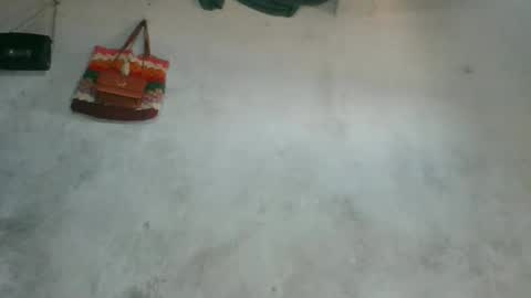 Snapshot of sasivia08 chatting on February 22, 9:19 am sasivia08 online show from February 22, 9:19 am