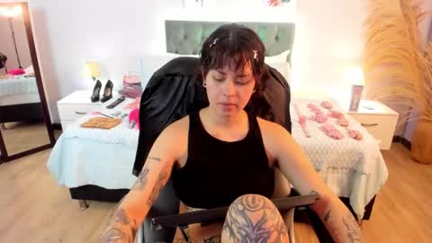 saskia_vellour online show from March 11, 7:31 pm