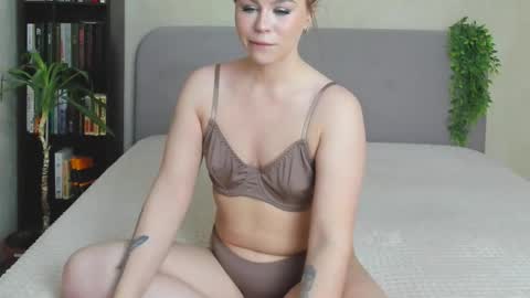 Snapshot of sassy_jam chatting on February 4, 9:59 am Sassy online show from February 4, 9:59 am