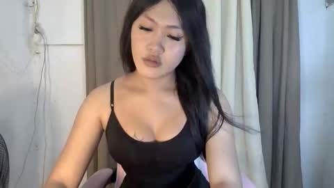 sassy_jenny8 online show from April 15, 7:26 am