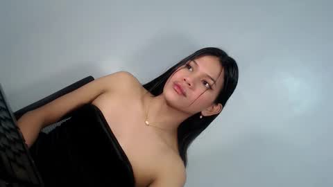 Snapshot of sassy_monie chatting on January 8, 2:57 am sassy_monie online show from January 8, 2:57 am