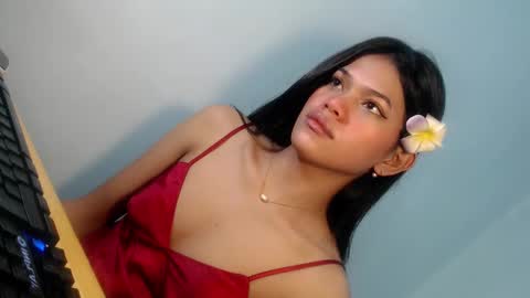 Snapshot of sassy_monie chatting on January 9, 2:11 am sassy_monie online show from January 9, 2:11 am