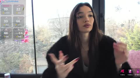 Snapshot of sassyt33n chatting on December 17, 10:44 am sassyt33n online show from December 17, 10:44 am