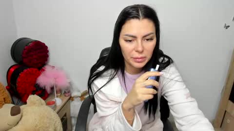 sassytiff online show from April 14, 12:55 pm