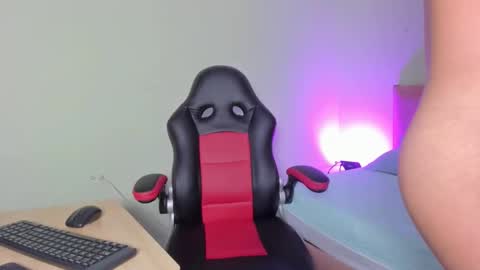 Evans Williams online show from February 19, 12:35 am