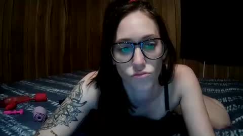 Snapshot of satindreamsxxx chatting on May 10, 1:44 am satindreamsxxx online show from May 10, 1:44 am
