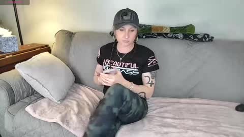 Snapshot of saturnine_princess chatting on May 19, 7:53 pm Saturn Girl online show from May 19, 7:53 pm