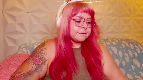 Gina George online show from June 21, 10:45 pm