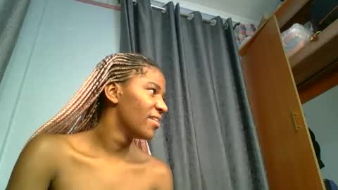 Snapshot of sauce_pety chatting on April 27, 4:54 am pety online show from April 27, 4:54 am