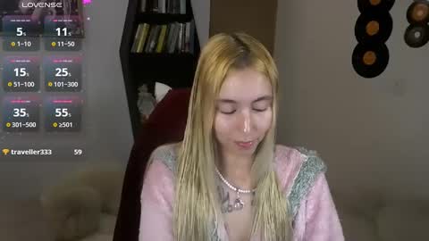 Snapshot of saucy_jenn1 chatting on September 28, 1:44 am I AM JENN  online show from September 28, 1:44 am