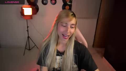 I AM JENN  online show from March 29, 2:55 am