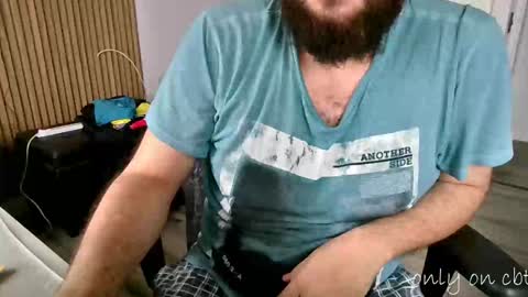 Snapshot of saucybonjo chatting on December 22, 1:55 pm Ben online show from December 22, 1:55 pm