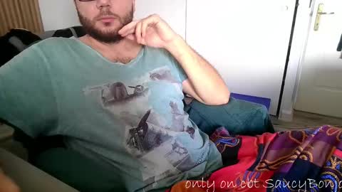 Snapshot of saucybonjo chatting on October 19, 7:25 pm Ben online show from October 19, 7:25 pm