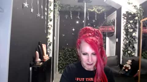 SaucySky online show from April 6, 9:16 pm