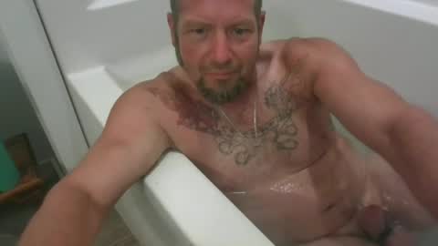 saulgood_ online show from June 18, 9:19 pm