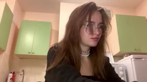 Snapshot of saundrayeeloy chatting on October 2, 4:25 pm Martha online show from October 2, 4:25 pm