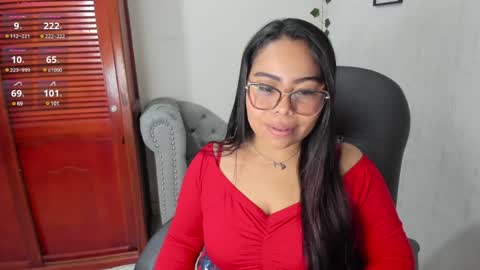 Snapshot of sava_lee chatting on December 1, 10:32 pm Sava lee online show from December 1, 10:32 pm