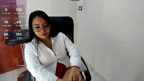 Snapshot of sava_lee chatting on March 1, 11:37 pm Sava lee online show from March 1, 11:37 pm