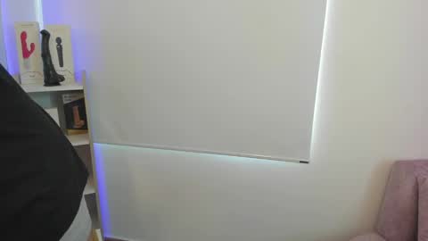 savagesweethearts online show from January 13, 8:15 pm