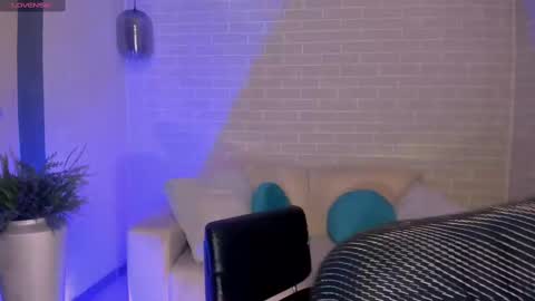 S a v a n n a h  online show from February 13, 10:12 am