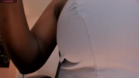 S a v a n n a h  online show from September 15, 11:43 am