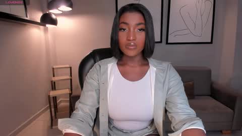 S a v a n n a h  online show from October 18, 12:50 pm