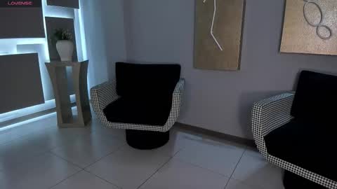 S a v a n n a h  online show from November 7, 12:05 pm