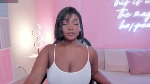 S a v a n n a h  online show from April 17, 12:52 pm