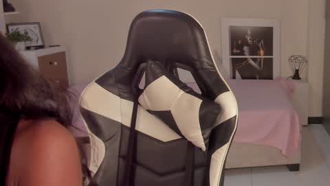 Savannahwildee online show from December 11, 10:47 am