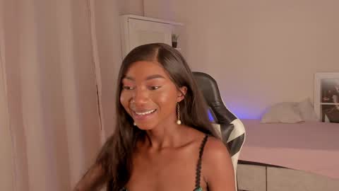 Savannahwildee online show from December 13, 8:26 pm