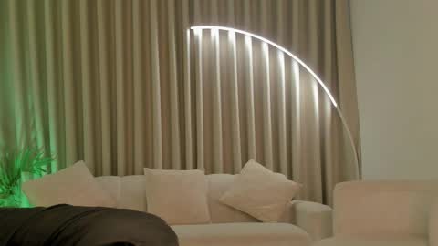 Savannahwildee online show from September 20, 11:44 am