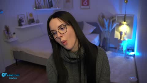 Snapshot of savvage_play chatting on January 15, 10:57 pm Naomi online show from January 15, 10:57 pm