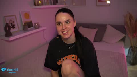 Snapshot of savvage_play chatting on February 5, 7:53 pm Naomi online show from February 5, 7:53 pm