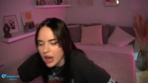 Snapshot of savvage_play chatting on February 11, 7:38 pm Naomi online show from February 11, 7:38 pm