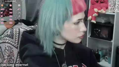 pronoun she. name Mary. age 21. online show from February 18, 12:34 pm