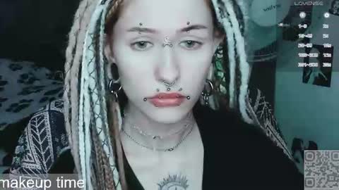 pronoun she. name Mary. age 21. online show from June 11, 12:14 pm