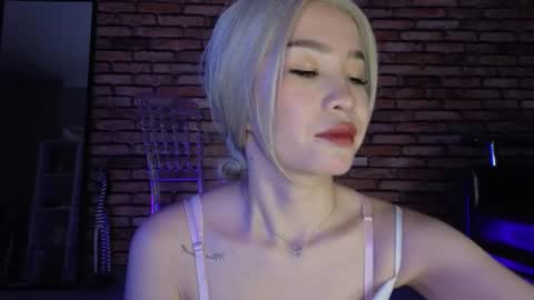 Saya online show from November 10, 7:57 pm