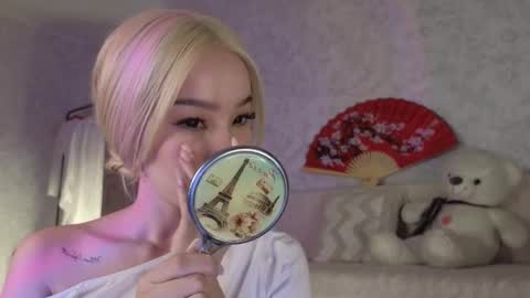 Saya online show from December 18, 1:39 pm