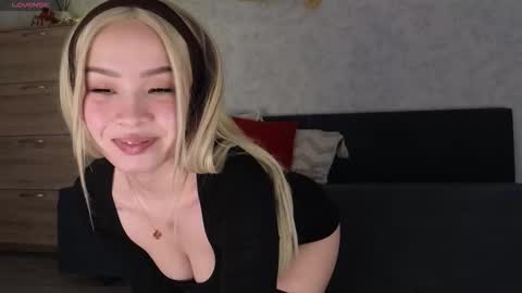 Snapshot of saya_lin chatting on February 1, 5:17 am Saya online show from February 1, 5:17 am