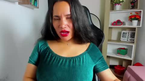 Saylor online show from December 4, 6:33 am