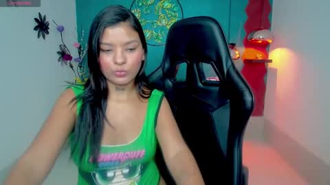 Snapshot of scandarkmarie chatting on November 5, 6:30 pm Marie online show from November 5, 6:30 pm