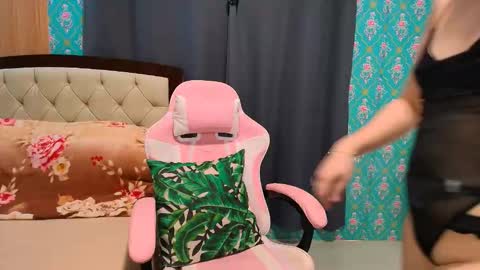 scarlett. online show from September 10, 1:27 am