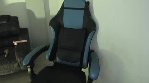 scarbadgirl_ online show from October 10, 4:33 am