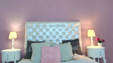 Snapshot of scarleett_fox_ chatting on September 13, 5:18 am Scartlett online show from September 13, 5:18 am